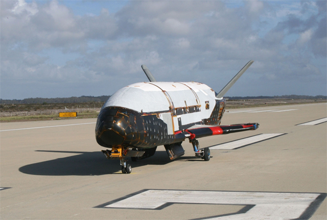 宇宙ミッション、X-37B宇宙船、秘密任務のため5月発射